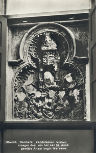 3145 Interieur van de Domkerk te Utrecht: het tijdens de Beeldenstorm beschadigde retabel in de Kapel van Arkel.